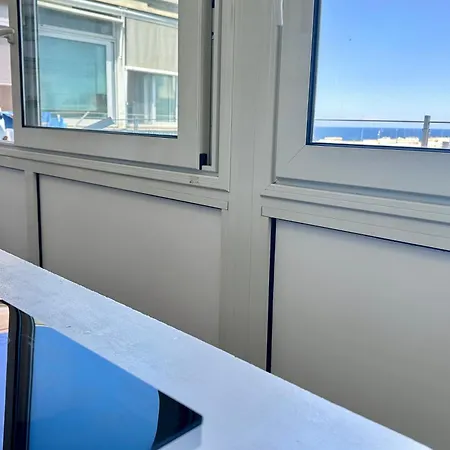 90 Upmurat Top Floor - City Center & Seaview * Bari