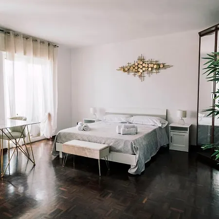 דירה 90 Upmurat Top Floor - City Center & Seaview *