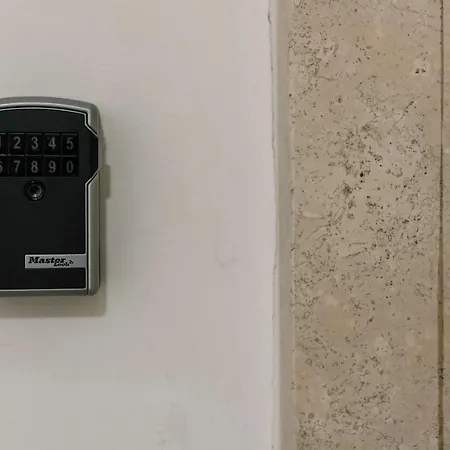 Апартаменты 90 Upmurat Top Floor - City Center & Seaview Бари