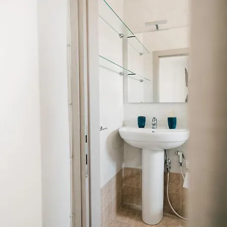 90 Upmurat Top Floor - City Center & Seaview Апартаменты *