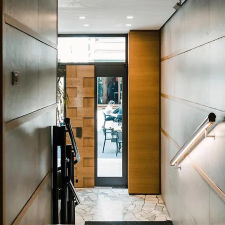 90 Upmurat Top Floor - City Center & Seaview * Бари