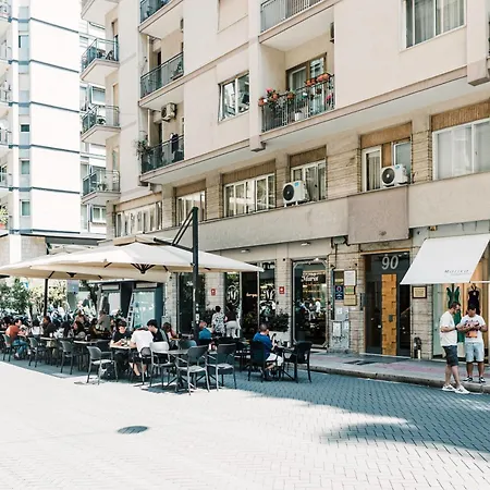 Апартаменты 90 Upmurat Top Floor - City Center & Seaview Бари