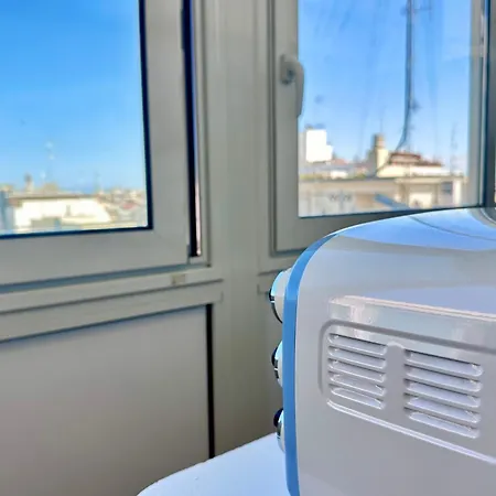 90 Upmurat Top Floor - City Center & Seaview דירה בארי