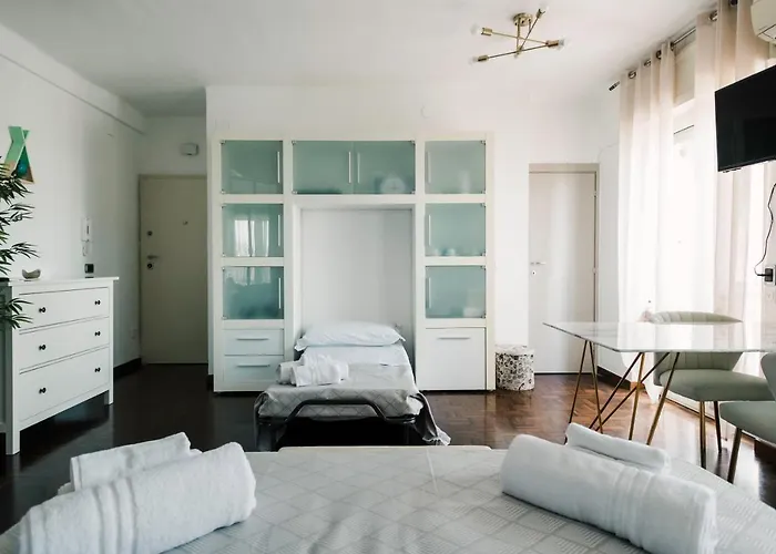 90 Upmurat Top Floor - City Center & Seaview Appartamento