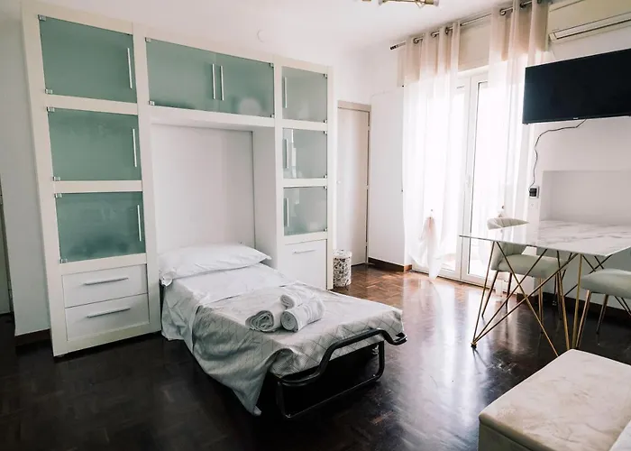 90 Upmurat Top Floor - City Center & Seaview