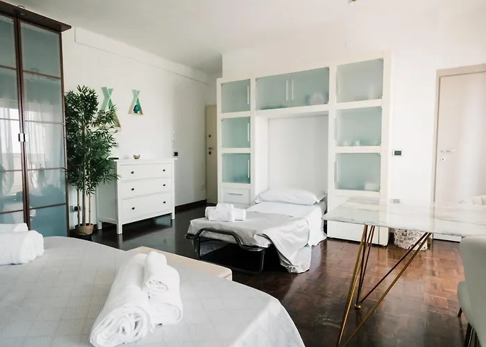 90 Upmurat Top Floor - City Center & Seaview * Bari