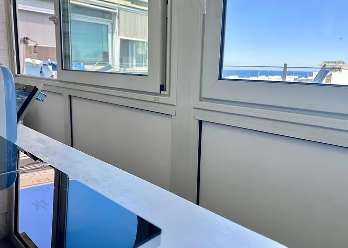 90 Upmurat Top Floor - City Center & Seaview * Bari